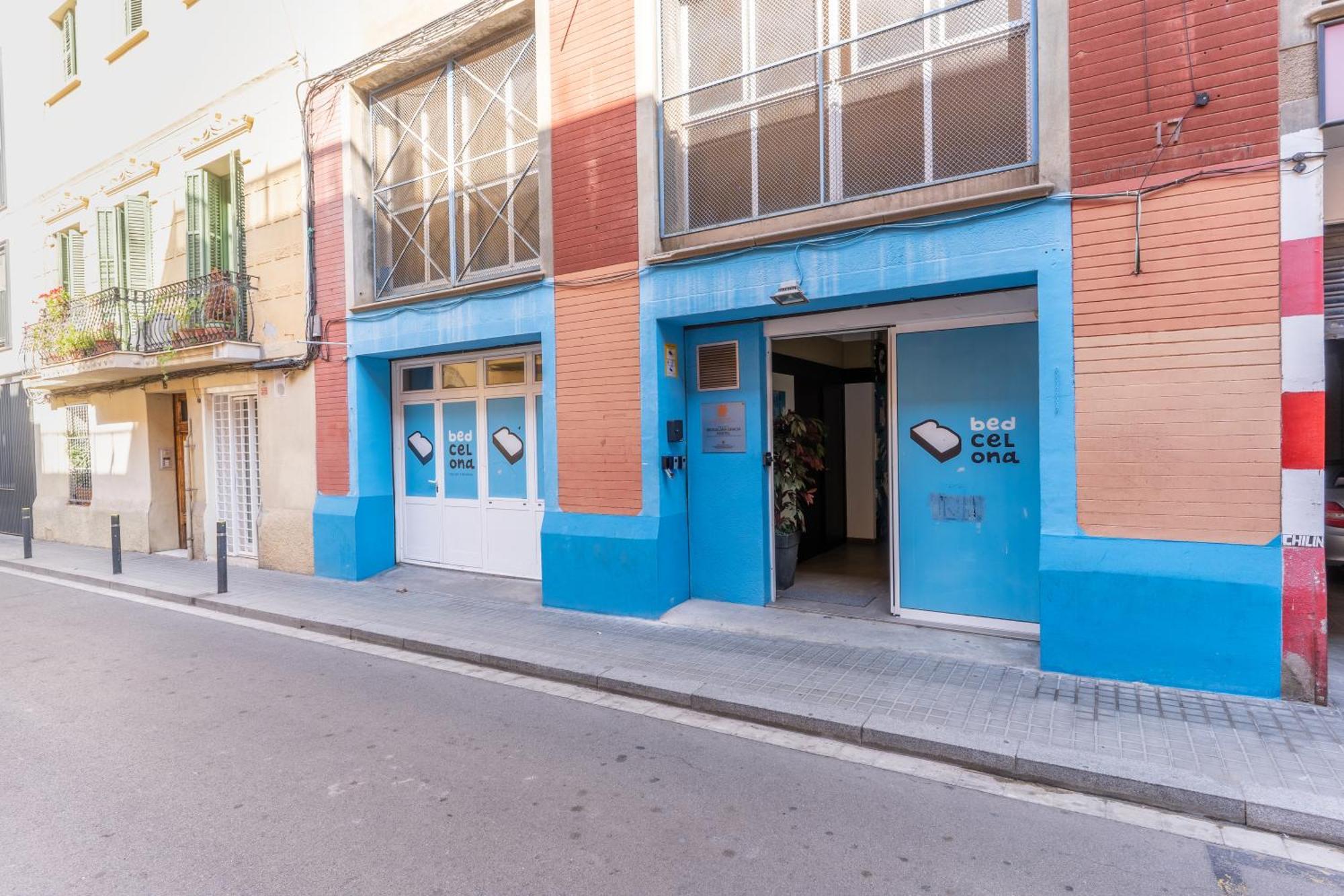 Bedcelona Hostel Барселона Экстерьер фото